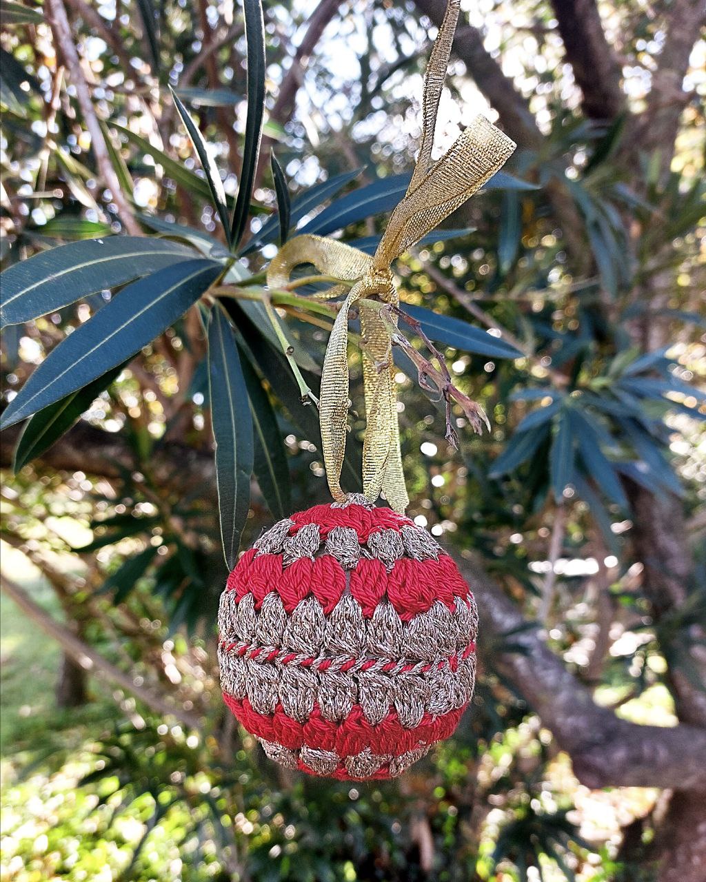 Maria - Pallina di Natale all’uncinetto – Edizione limitata