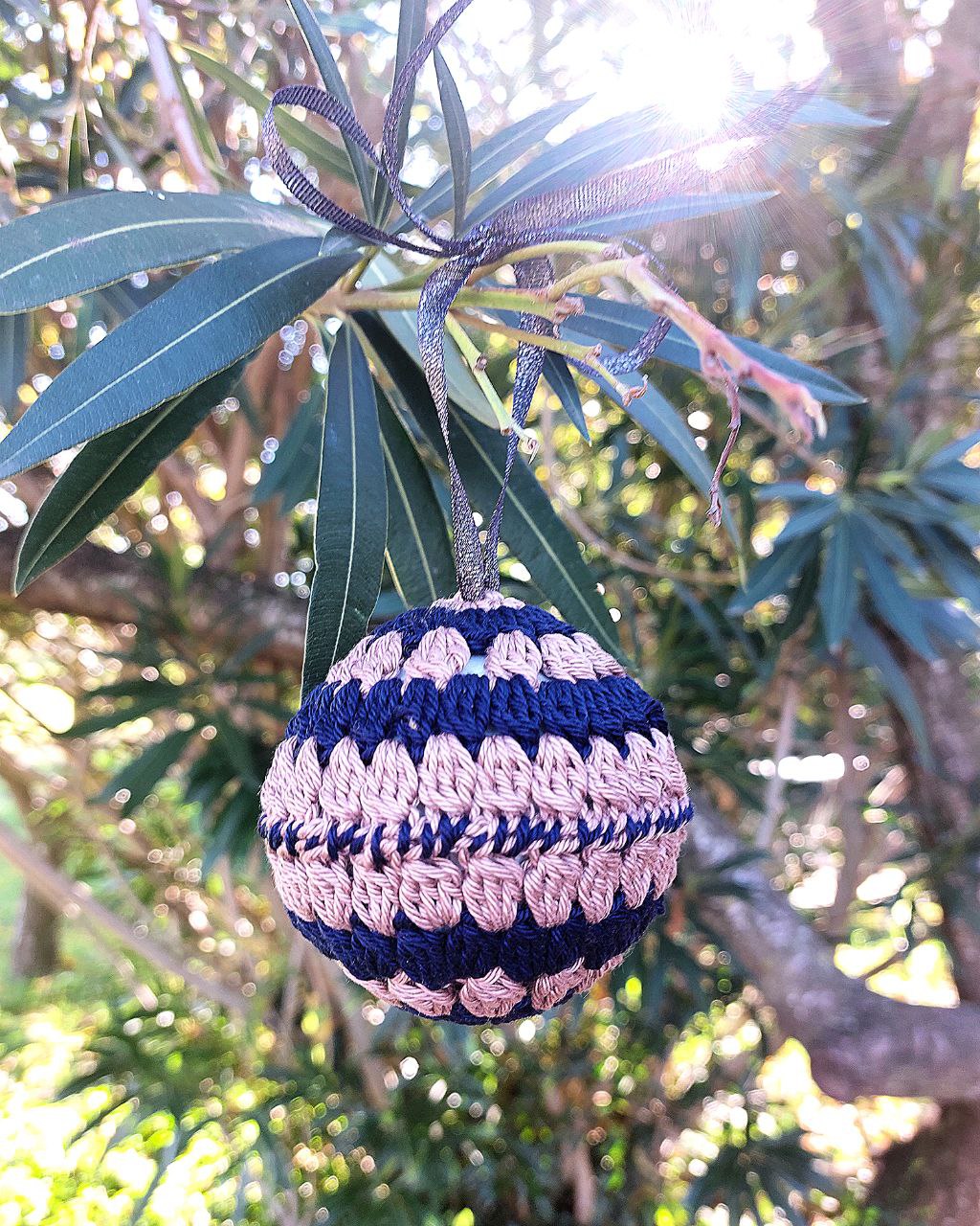 Maria - Pallina di Natale all’uncinetto – Edizione limitata