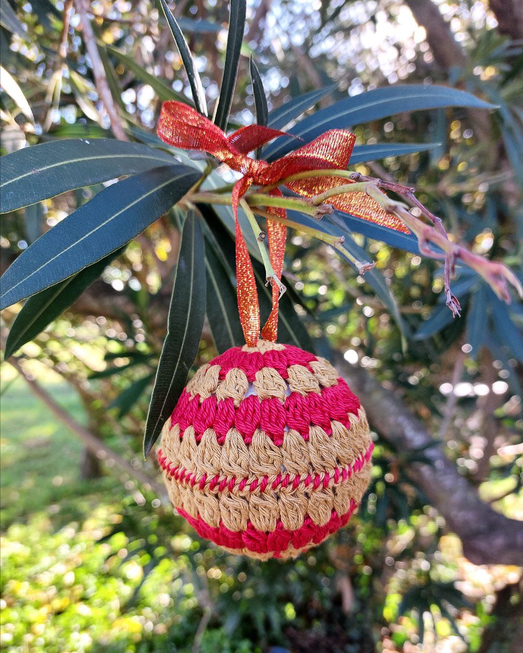 Maria - Pallina di Natale all’uncinetto – Edizione limitata