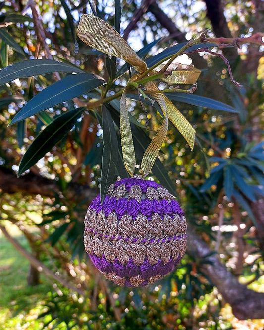 Maria - Pallina di Natale all’uncinetto – Edizione limitata
