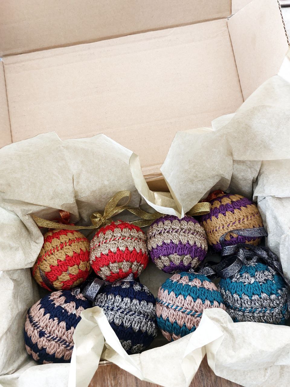 Maria Set - 8 Palline di Natale all’uncinetto – Edizione limitata