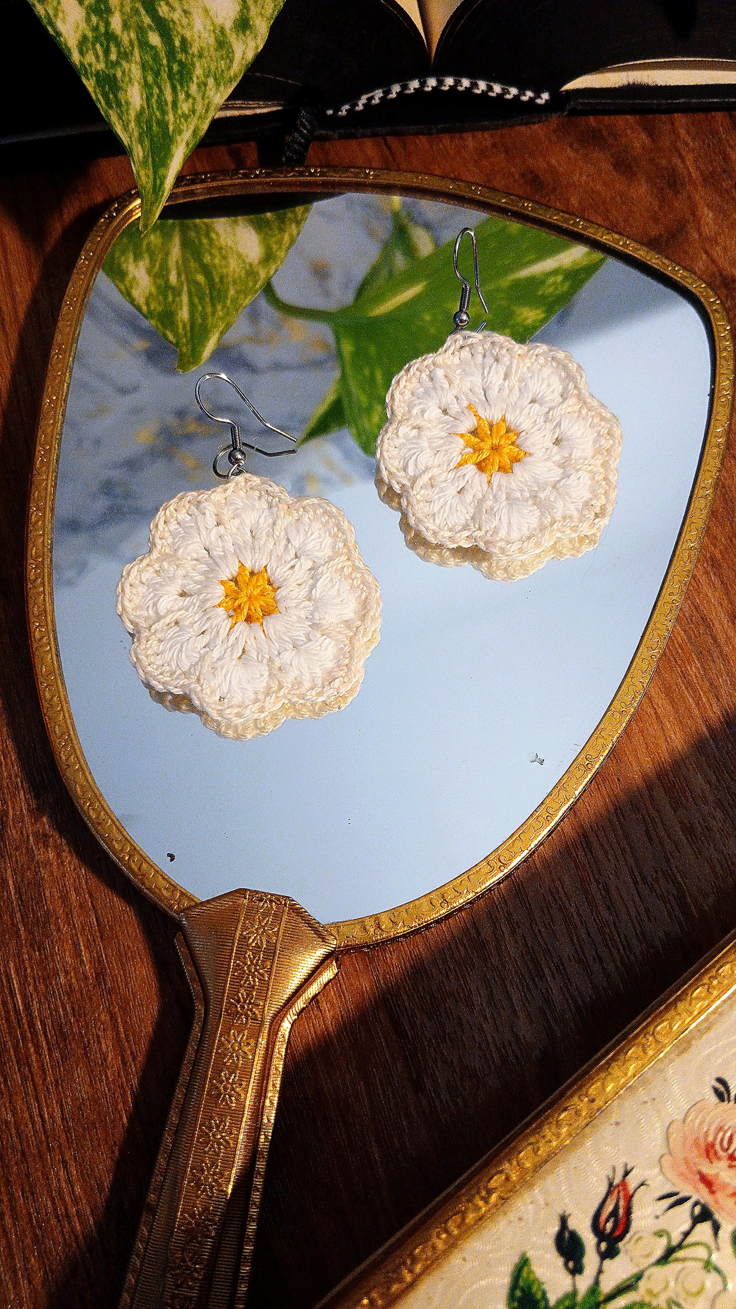 Orecchini African Flower all'Uncinetto