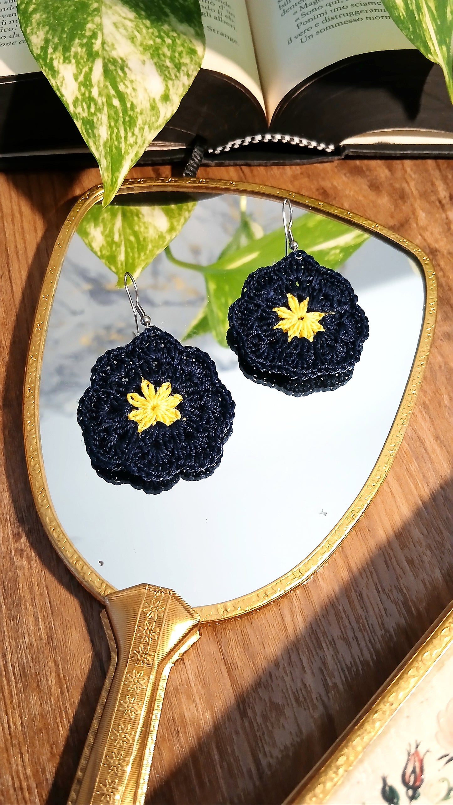 Orecchini African Flower all'Uncinetto